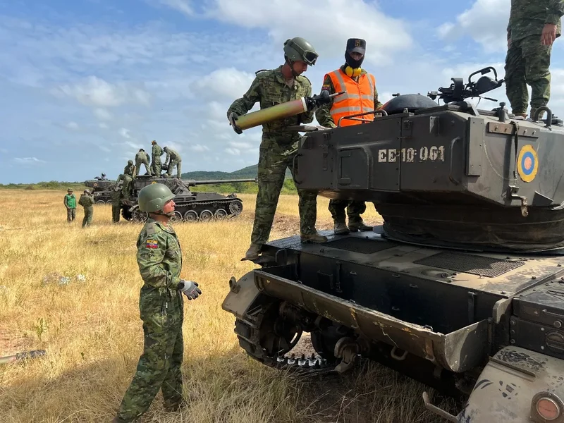 fourth-year-cadets-of-the-esmil-ecuadorian-army-officer-v0-5xeexvkpfvxc1.webp