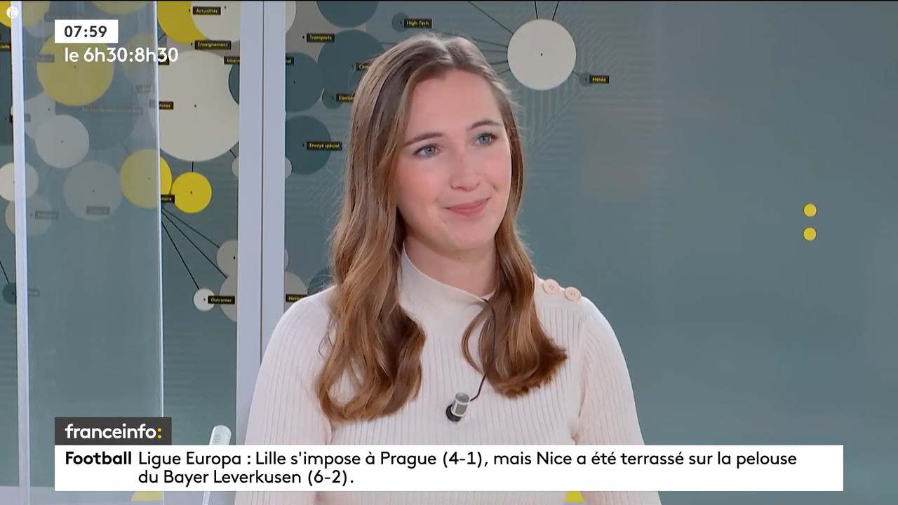 10.23 - 05.29.00 - 9h30. Entre JT, chroniques, invités et revues de p....ts_snapshot_01.36.55.939