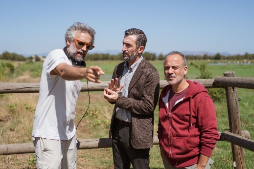 EN RODAJE LA PELÍCULA “PÁJAROS”, BAJO LA DIRECCIÓN DE PAU DURÁ Y CON LUIS ZAHERA Y JAVIER GUTIÉRREZ COMO PROTAGONISTAS