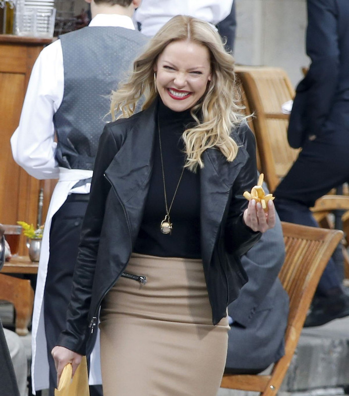 katherine-heigl-seen-filming-doubt-in-tribeca_10
