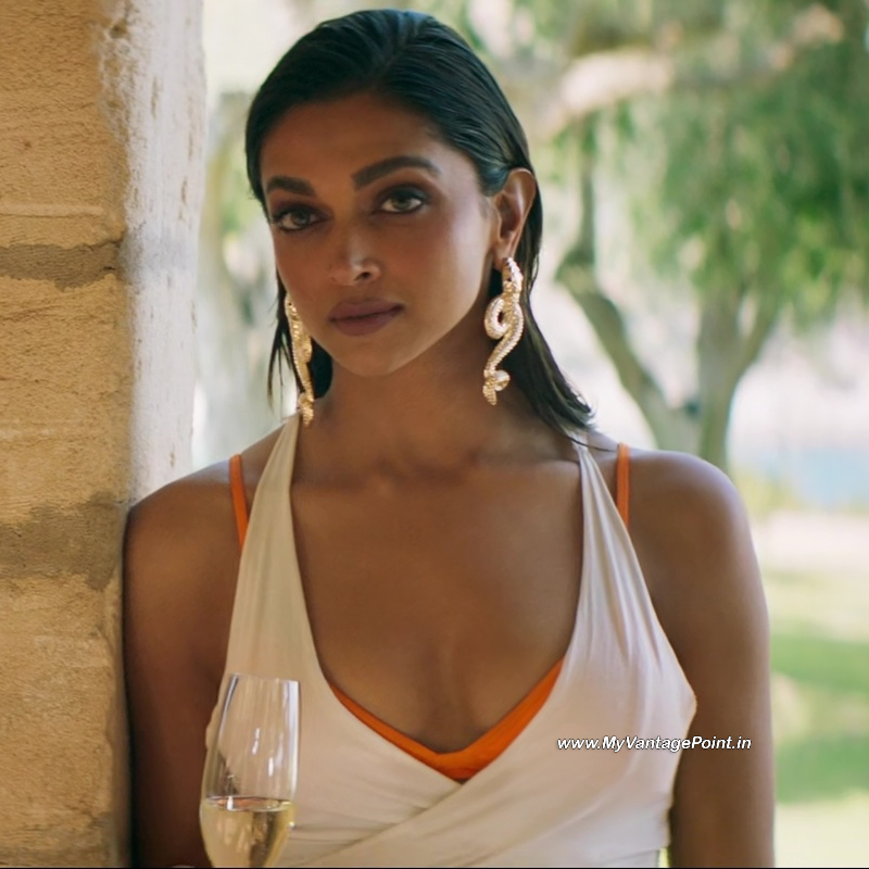 29Deepika_Padukone_Hot_Scene_in_Pathaan_Movie_with_Shah_Rukh_Khan_MyVantagePoint