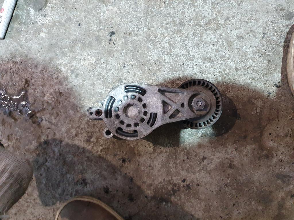 Натяжитель ремня приводного