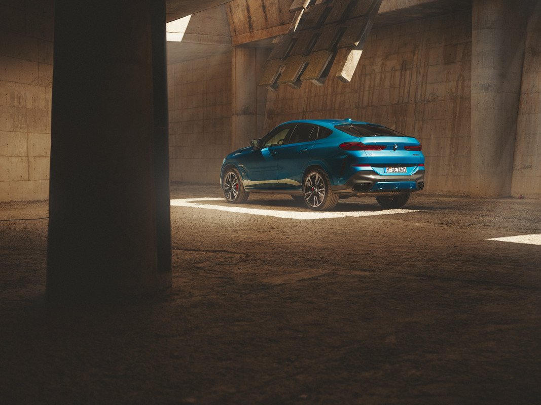 P90492402_highRes_the-new-bmw-x6-m60i-