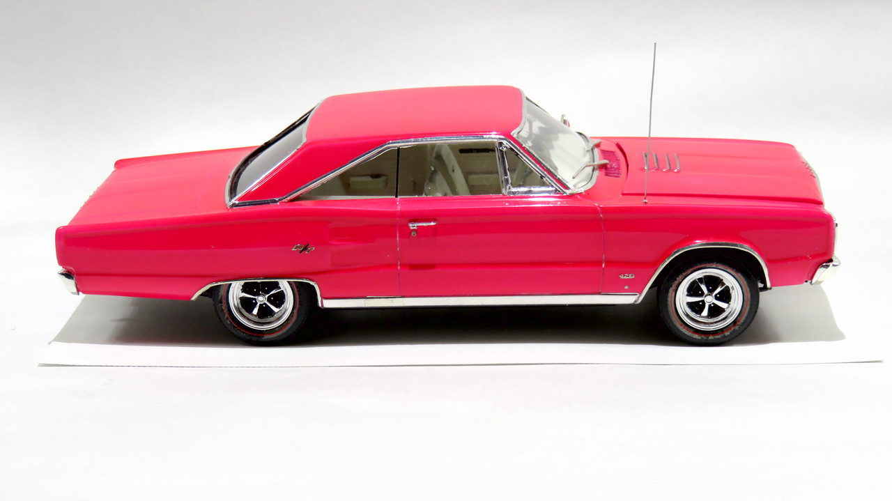 Revell '67 Dodge Coronet IMG-1198