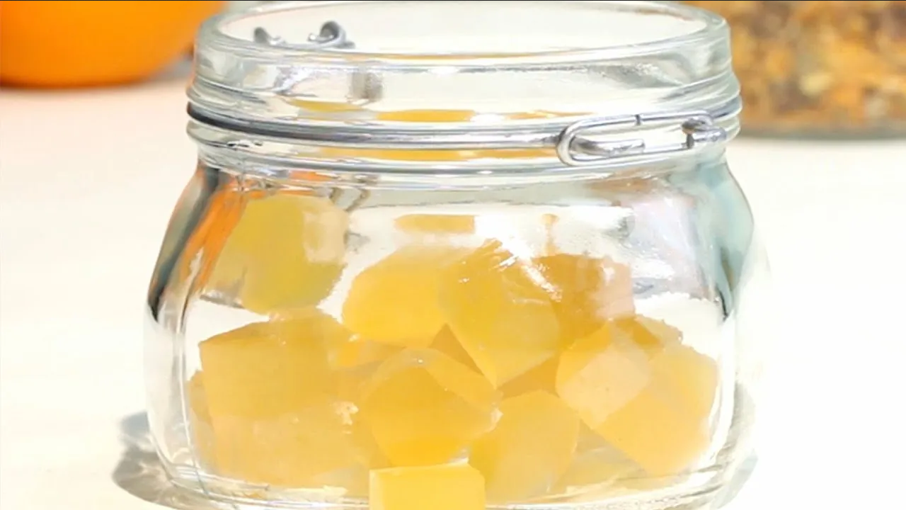 ¿Cómo aliviar la tos? Prepara unas gomitas de jengibre, limón y miel