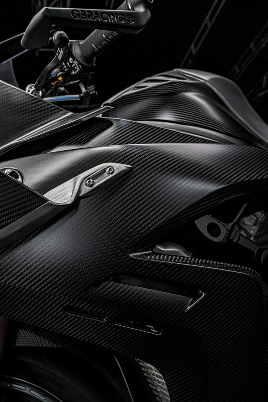 P90599091_highRes_bmw-motorrad-concept