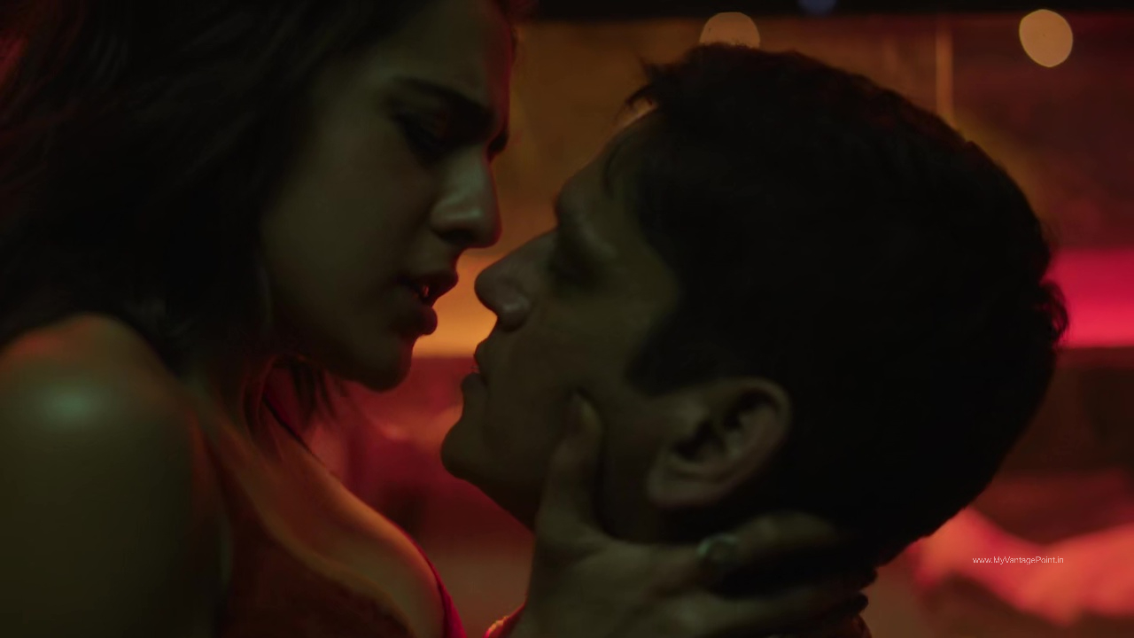 trending-sara-ali-khan-vijay-varma-scene-in-murder-mubarak-2024-movie