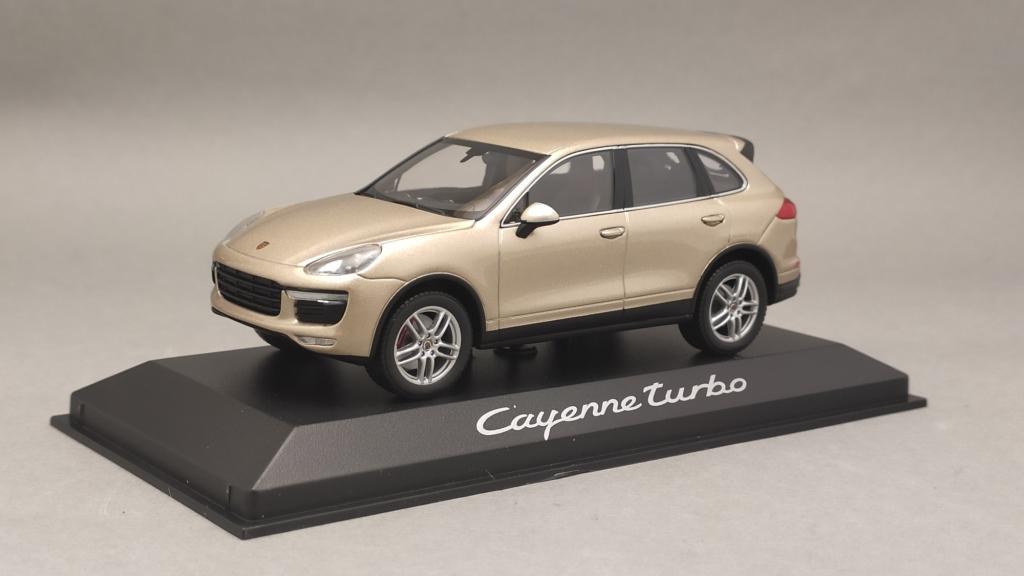 Porsche Cayenne Turbo 2014 gold Minichamps (1)