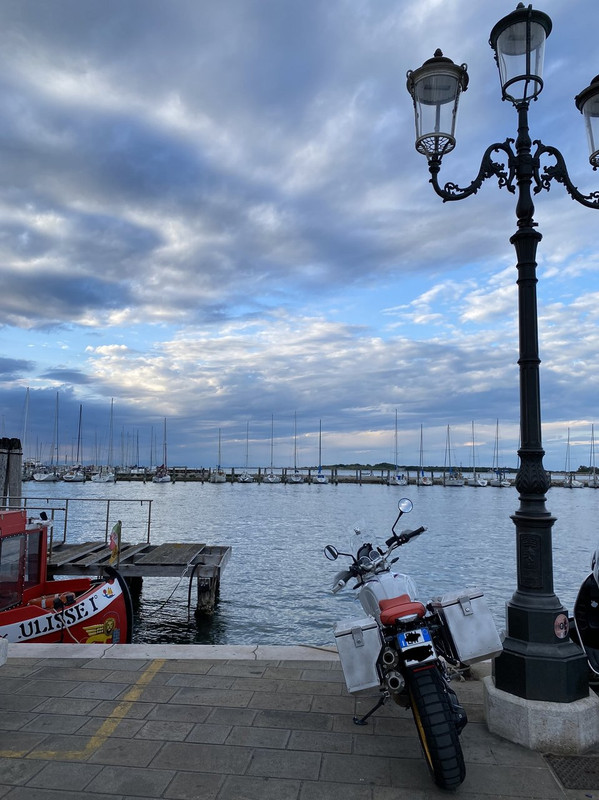 BF1B862F-6FB1-4CFB-BD4A-0B2B6B6C8F01