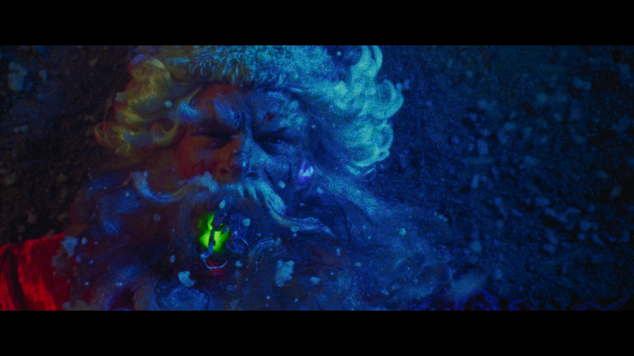 Christmas.Bloody.Christmas.2022.2160p.BDREMUX.HEVC.HDR-Нечипорук.mkv_snapshot_00.52.44.958