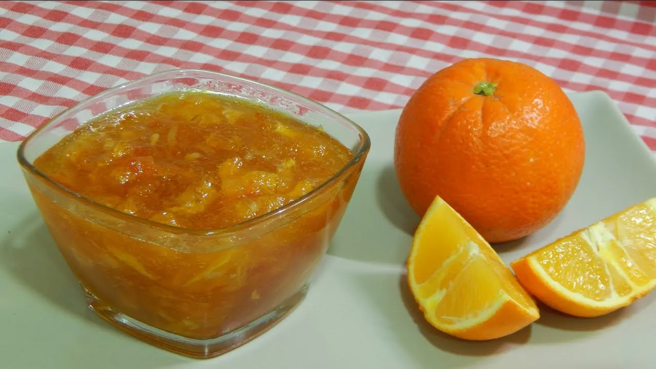 Prepara mermelada casera de naranja para acompañar con tus panes tostados