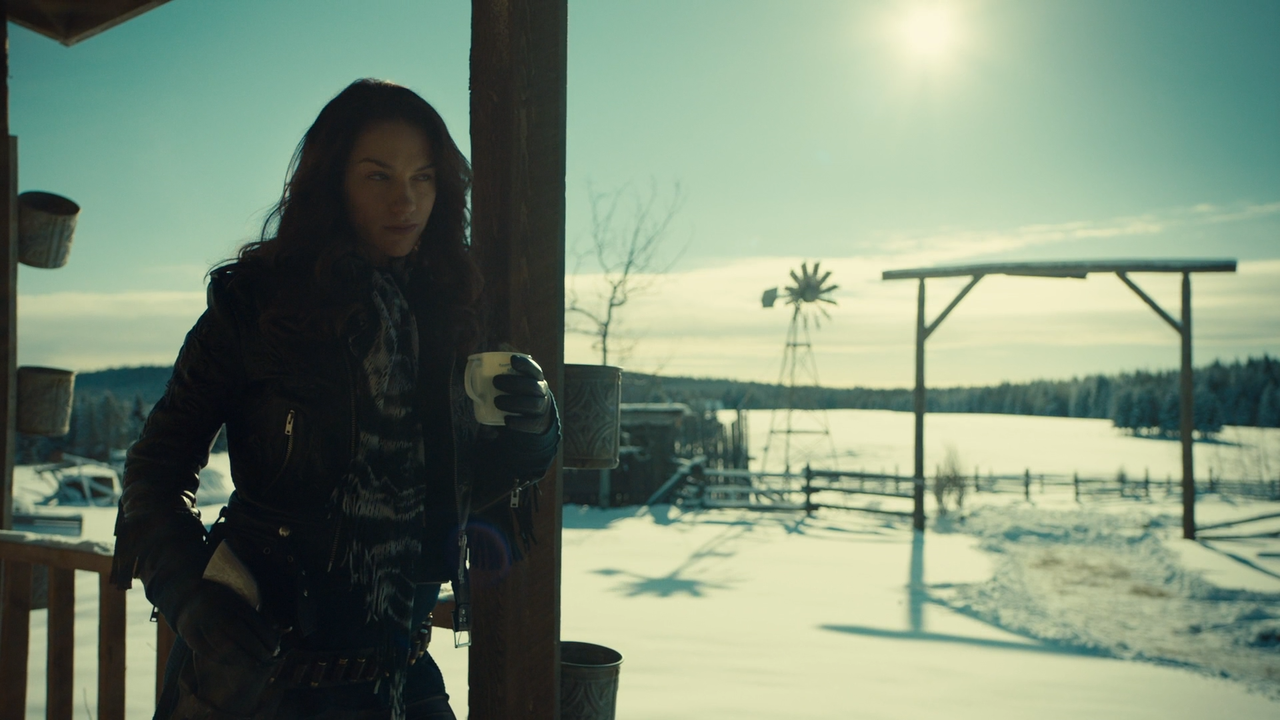 Wynonna.Earp.2x01.Steel.Bars.and.Stone.Walls.ITA.ENG.1080p.AMZN.