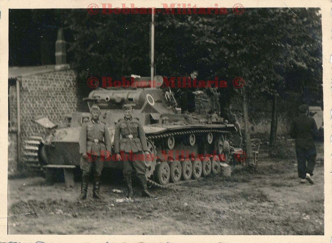 F191 Foto Panzerkampfwagen III mit großer Funk-Mast-Antenne und Turmkennung