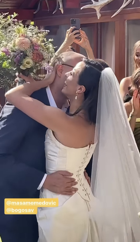 6A3AFF45-761B-4CD2-9EC9-0AC003B18906