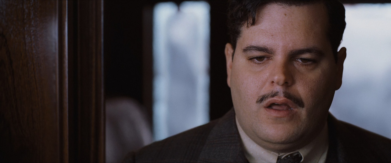 Murder on the Orient Express (2017).mkv_snapshot_00.44.45_[2018.