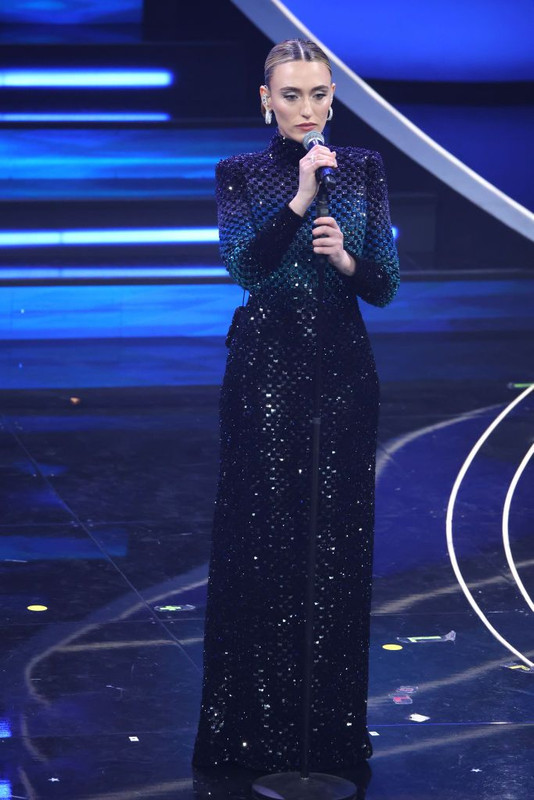 Sanremo 2023, i look della finale: vince Mengoni e anche Atelier Versace