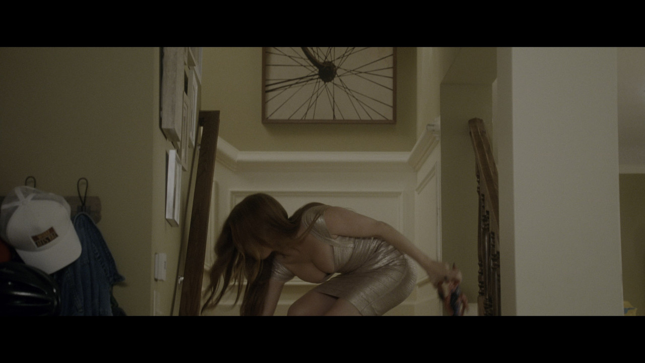 isla-fisher-keeping-up-with-the-joneses-4k-caps-25