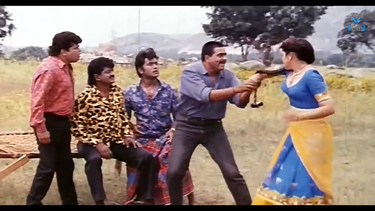 Dolly Minhas Palviahgam Avi - Villains Troubles a Women_4MxpygcjgQs.mp4_20220519_114740.239