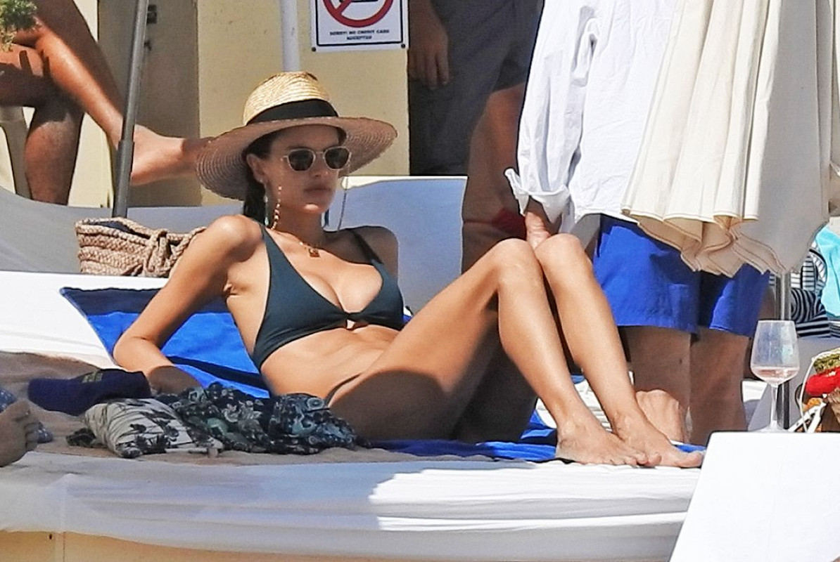 alessandra-ambrosio-in-bikini-at-a-beach-in-ibiza-06-07-2018-4