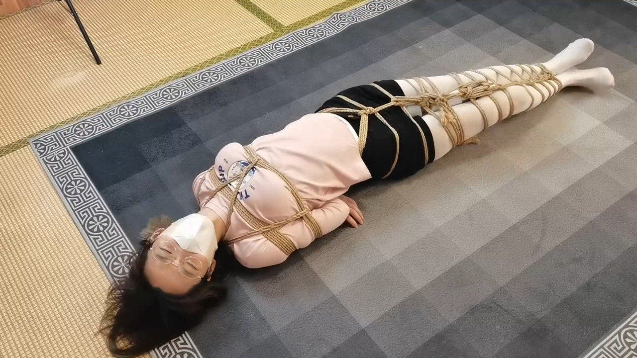 一绳所爱 女侦探不幸被抓遭绑受折磨.mp4_20221008_084330.680