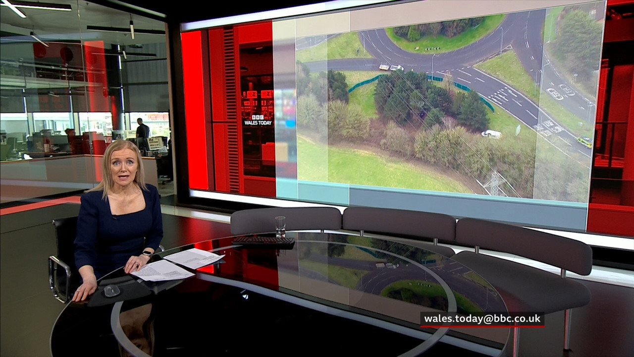 03.07 - 13.30.00 - BBC Wales Today. The latest news, sport, weather a....ts_snapshot_04.44.018