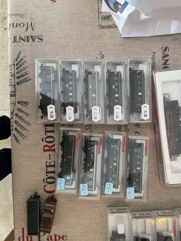 8D75E92E-BA7D-411C-9A06-F0C4943FC7FF