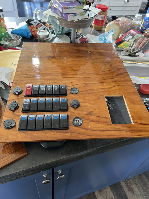 3B0A794E-6BAD-4BE2-90D7-1D6403ABA127