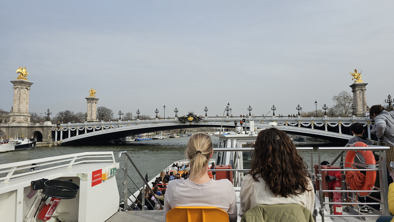 亞歷山大三世橋,《艾蜜莉在巴黎》第一季重要場景之一?