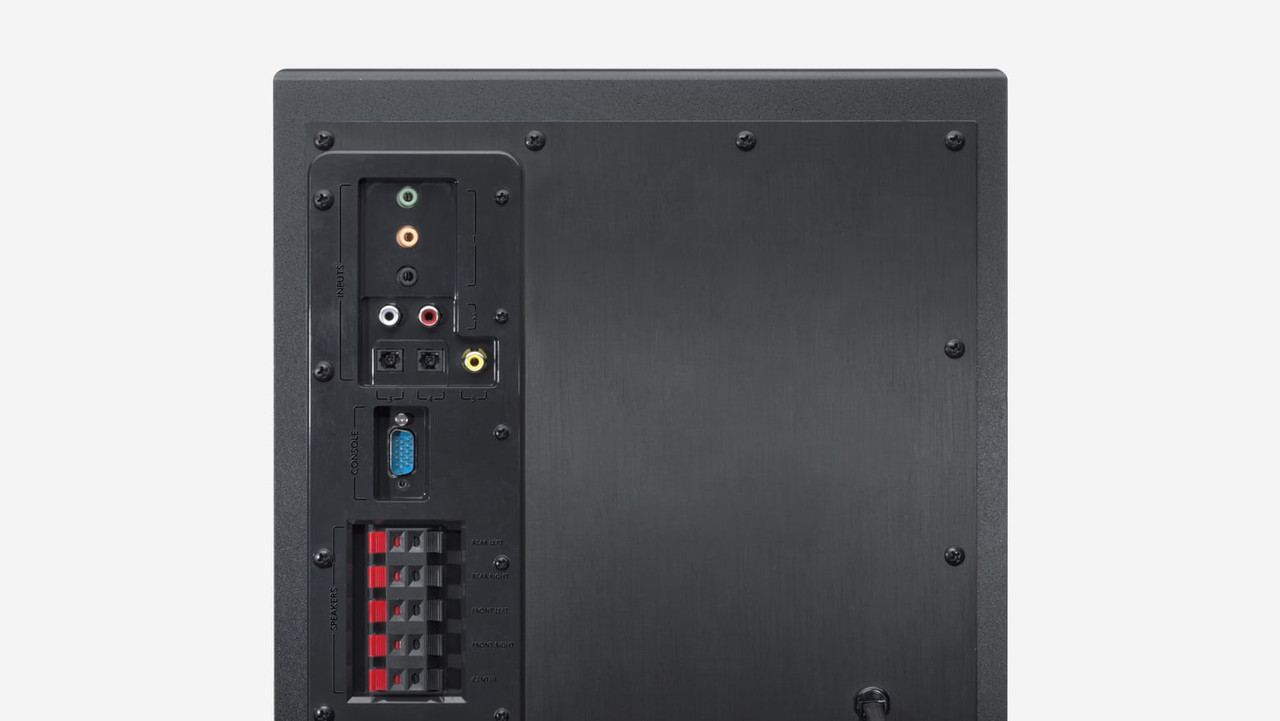 El potente subwoofer del sistema Z906, destacando sus 1000 watts de potencia.