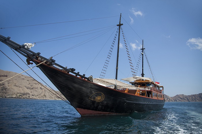Kapal Phinisi Samata