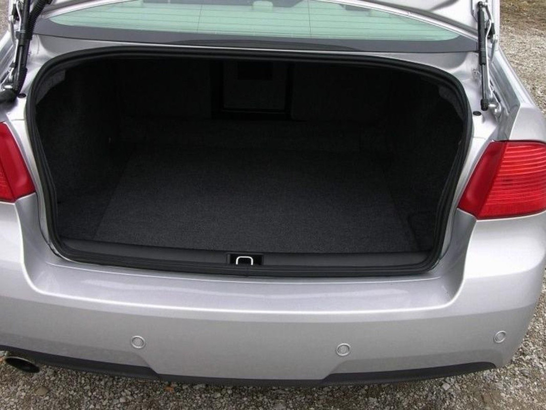 Mujer mete a su hijo a la cajuela del coche por miedo a contagiarse de COVID-19