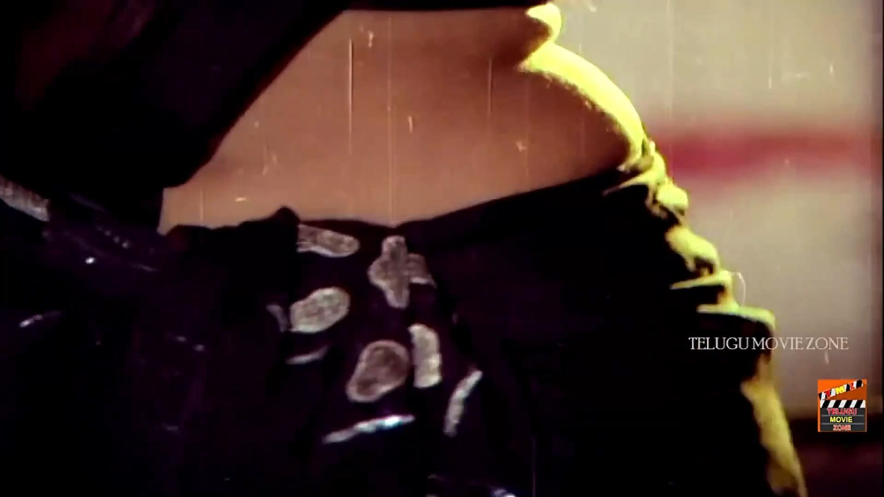 Shobana hot in saree.mkv_snapshot_01.55.586