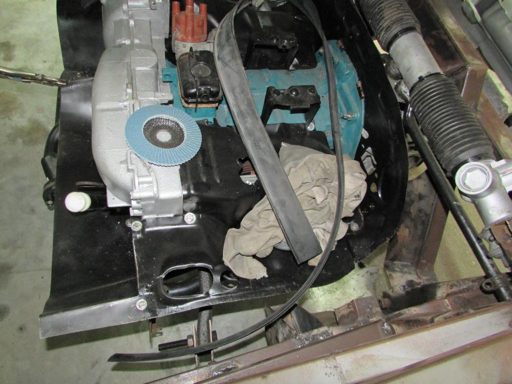 Tyre rail and engine tins (7)