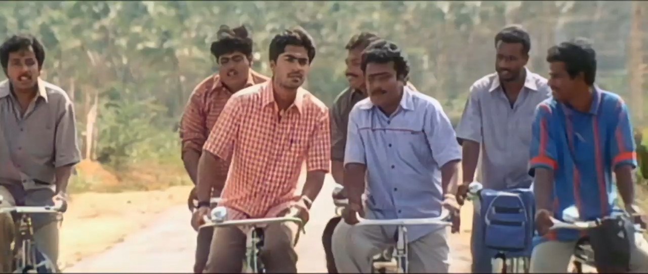 Kovil 2004 WebRip [Tamil] 480p, 720p ESub Screenshot