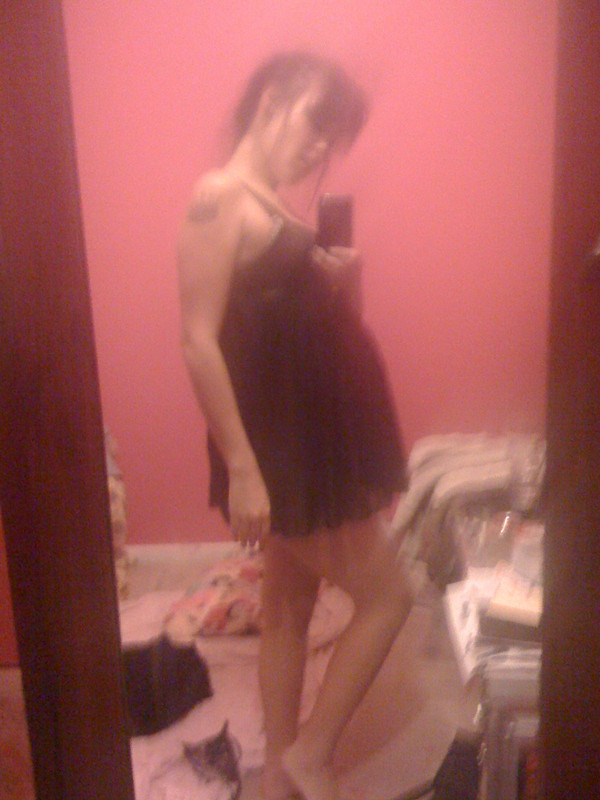 Otra nena amateur desnuda y embarazada