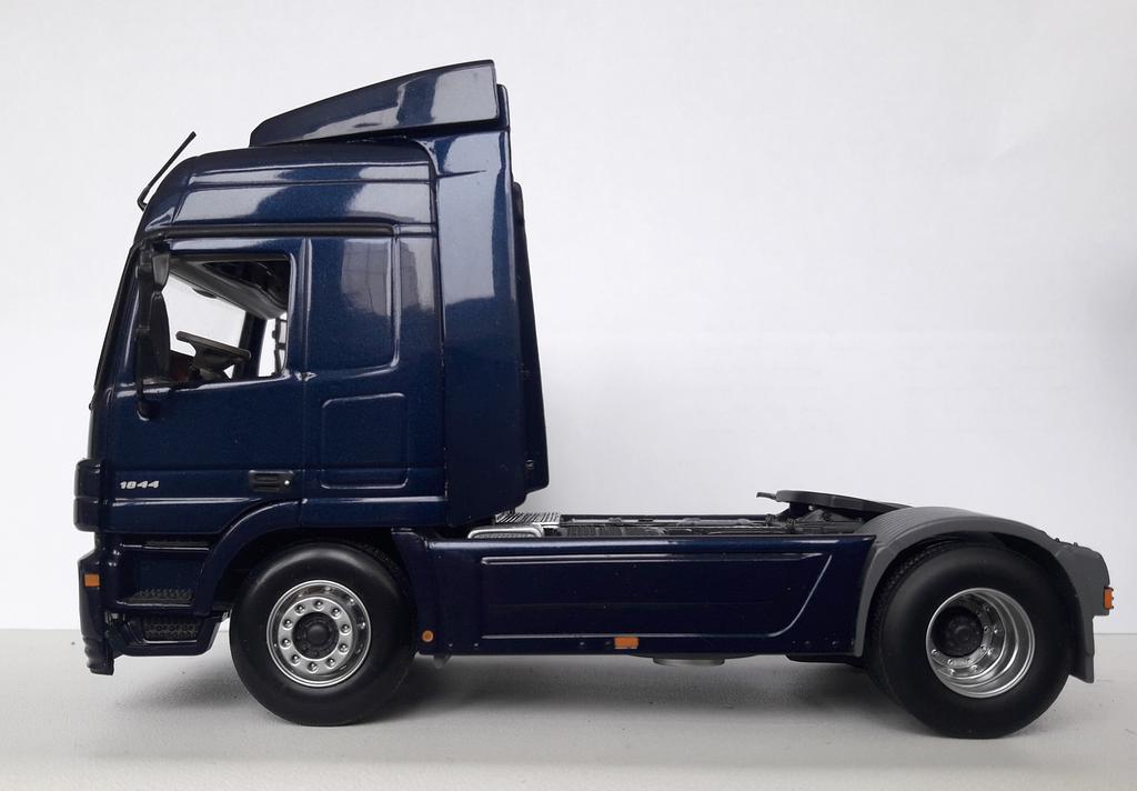 Mercedes Actros MP2 Minicamps (2)