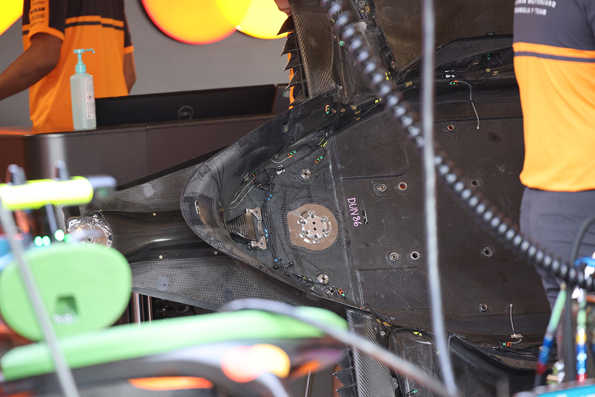 HJ0MXp-DXw-AAb-FET-format-jpg-name-mediu