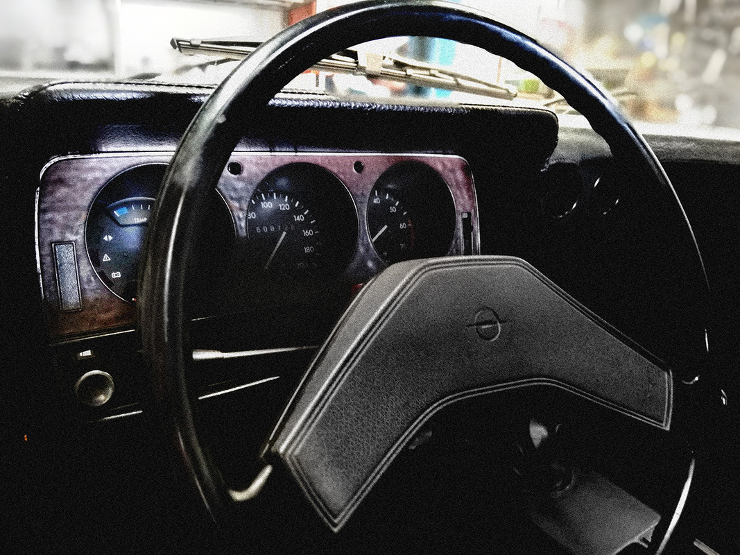 OPEL_MANTA_EA2404S2-1