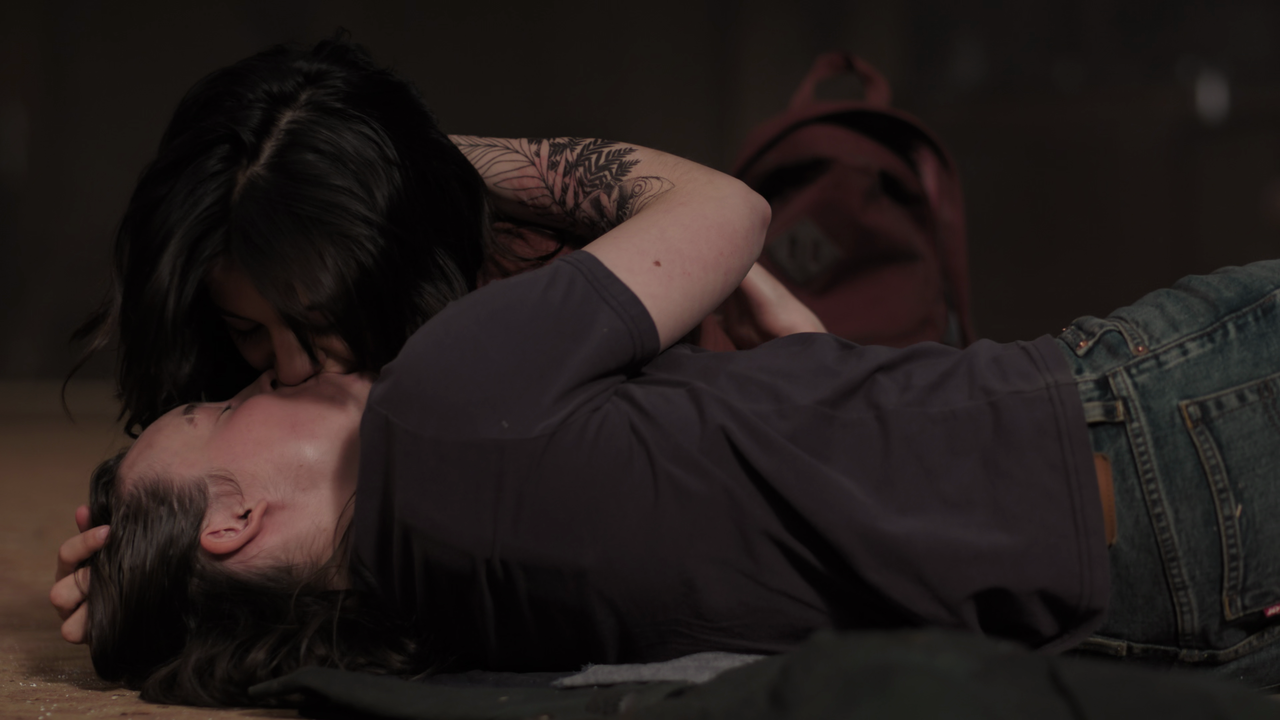 lesbian sex scene between Bella Ramsey's Ellie and Isabela Merced's Dina.