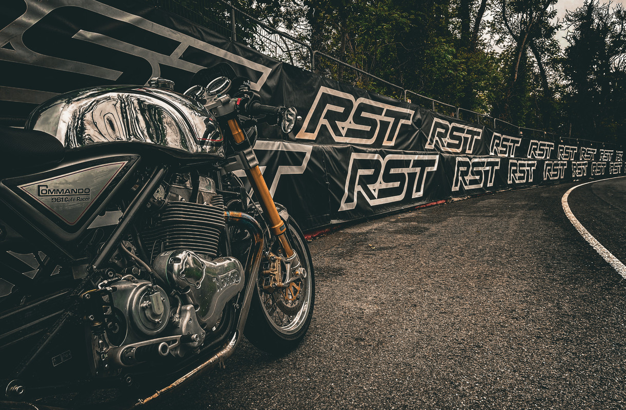 Pictures of your Norton 961