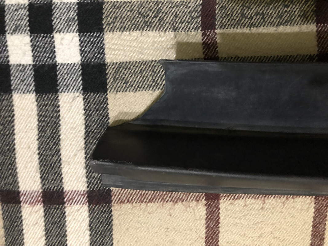 C7039DF8-31FF-4FE4-90A4-64AED1956718