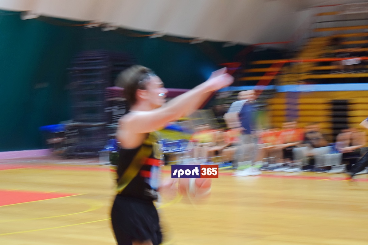 , &Omicron; &Delta;ί&omega;&nu; &Kappa;&upsilon;&pi;&alpha;&rho;&iota;&sigma;&sigma;ί&alpha;&sigmaf;&nbsp;64-60 &tau;&eta;&nu; &Kappa;&alpha;&lambda;&alpha;&mu;ά&tau;&alpha;&nbsp;B.C.&nbsp;&sigma;&tau;&eta;&nu; &Tau;έ&nu;&tau;&alpha;, &iota;&sigma;&omicron;&phi;ά&rho;&iota;&sigma;&epsilon; (1-1) &tau;&omicron;&upsilon;&sigmaf; &tau;&epsilon;&lambda;&iota;&kappa;&omicron;ύ&sigmaf; &tau;&eta;&sigmaf; &Alpha;1 &Epsilon;&Kappa;&Alpha;&Sigma;&Kappa;&Epsilon;&Nu;&Omicron;&Pi; (&phi;&omega;&tau;&omicron;&gamma;&rho;&alpha;&phi;&iota;&epsilon;&sigmaf; & &beta;ί&nu;&tau;&epsilon;&omicron;)