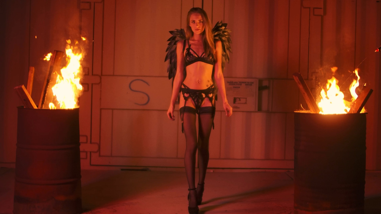 Kyl3rQ - $@b0rD3lM3$ - 100120HD.mp4_snapshot_00.19.227