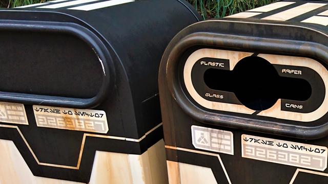 PASEANDO POR BLACK SPIRE OUTPOST, Refreshers, Hydrators y Datapad - DISNEYLAND ~ STAR WARS: GALAXY'S EDGE, LA GUIA (12)