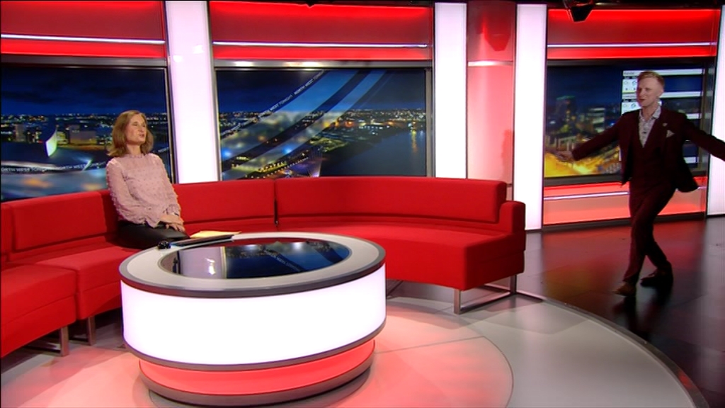 02.25 - 19.00.00 - The One Show. Alex Jones and Ronan Keating bring y....ts_snapshot_33.35.147