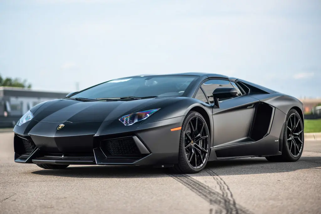 Characterizes a Supercar