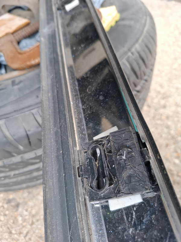 20260820 RENAULT 25 B (1)