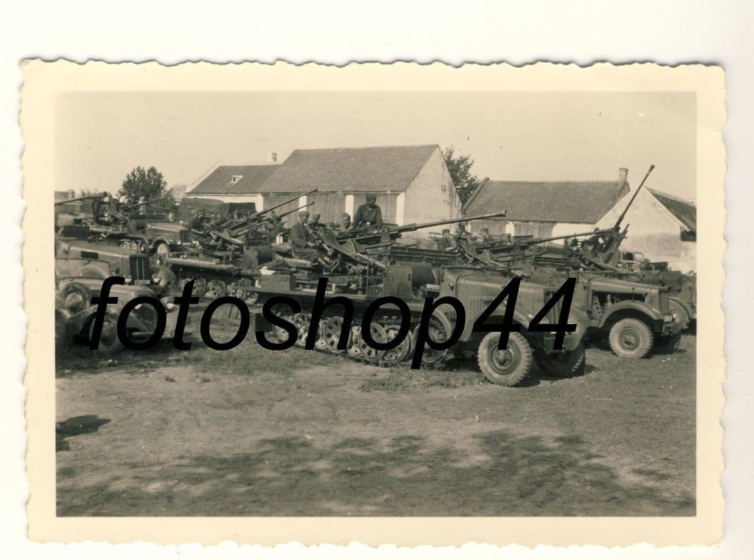 WH SdKFZ Halbkette mit Aufbau 3,7 cm Flak Geschü