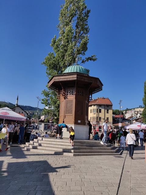 10 días por Eslovenia, Croacia y Bosnia con 3 niños. - Blogs de Europa Oriental - Sabado: Entramos a Bosnia parando en Mostar, Jablanica y Sarajevo. (21)