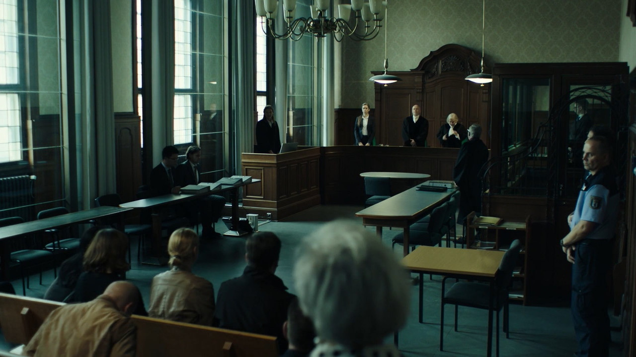 4 Blocks S02E01 [1080p]